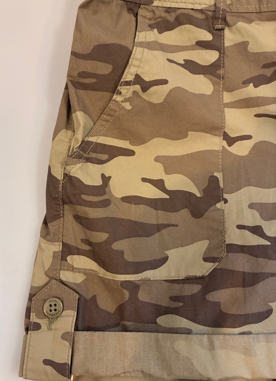 Social Standard by Sanctuary Women's Hero Utility Shorts Cadet Camo Sz Small NWT